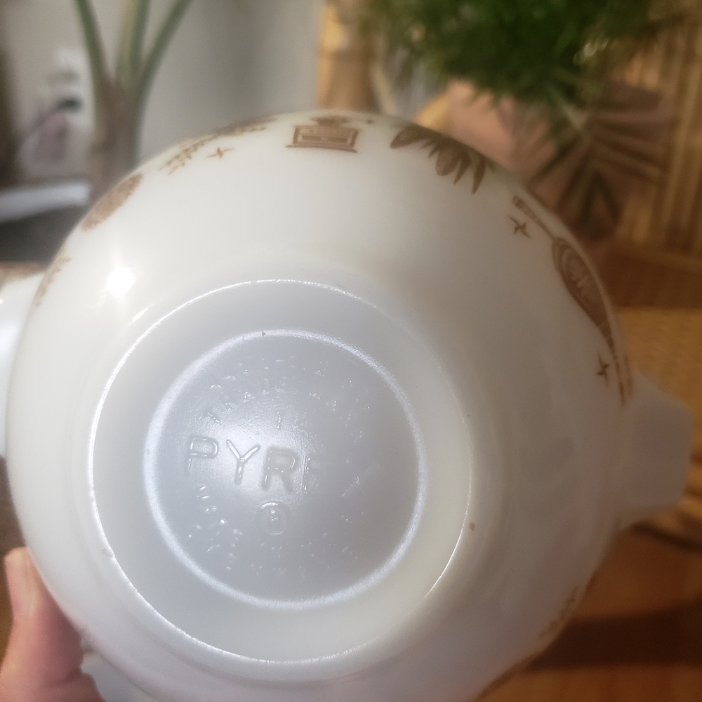 🧁 2/$60!! VINTAGE!  Small Pyrex Early American Mixing Bowl - Picture 6 of 7
